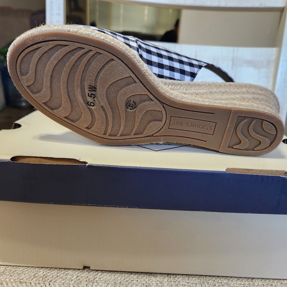 St. John's bay black wedges. Size 6.5 W. - Picture 7 of 8